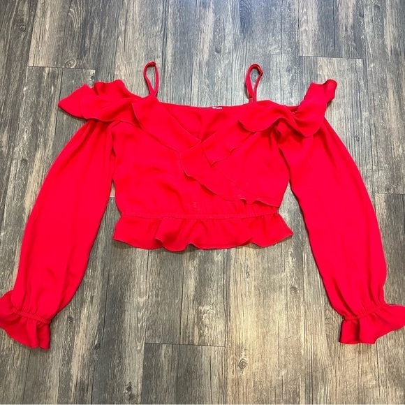 Women’s H&M divided Red ruffle cold shoulders Crop Top Size 4 - Picture 1 of 12